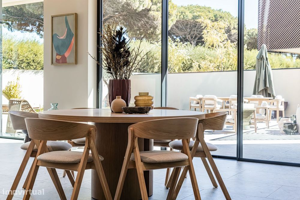 Moradia T5 com piscina, jardim e garagem em Birre, Cascais