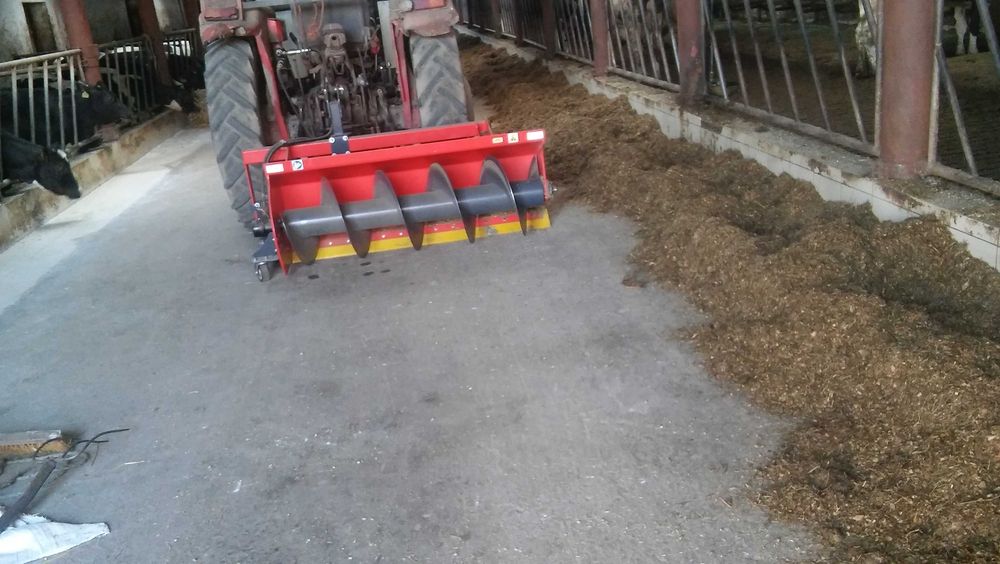 Podgarniacz Paszy- Magnum 1500