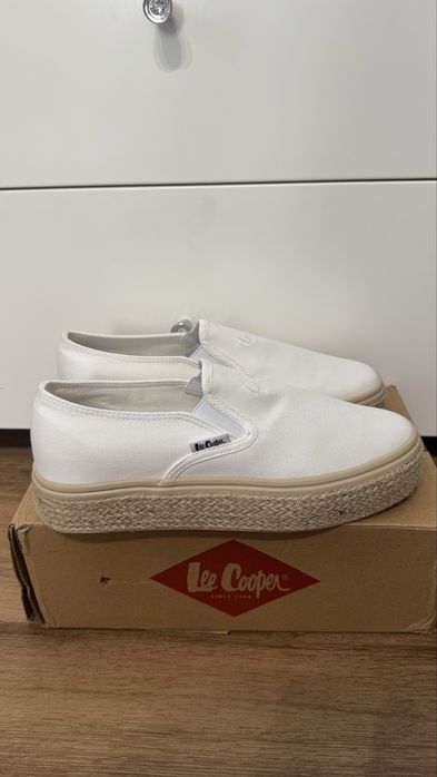 Espadryle damskie Lee Cooper - białe - wsuwane - roz. 40-26,5 cm