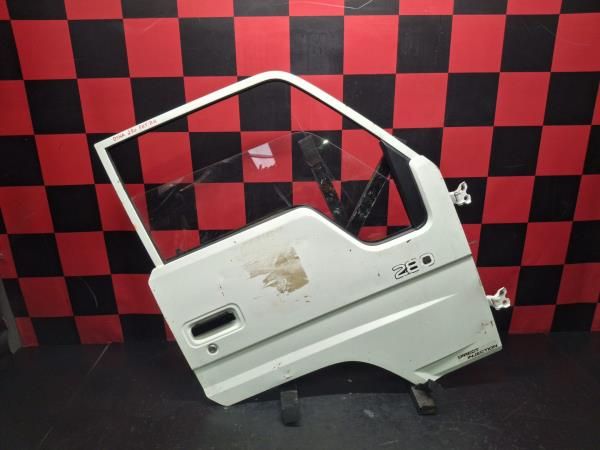 Porta frente direita TOYOTA DYNA 250 Caixa