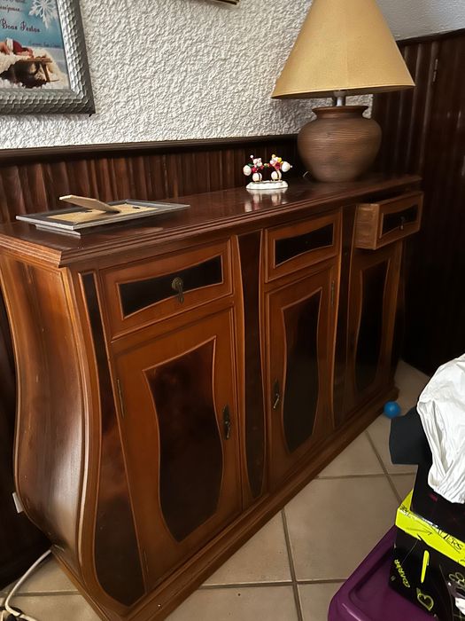 Sapateira de madeira