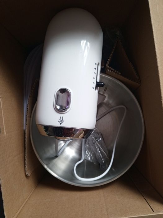 Robot kuchenny nowy