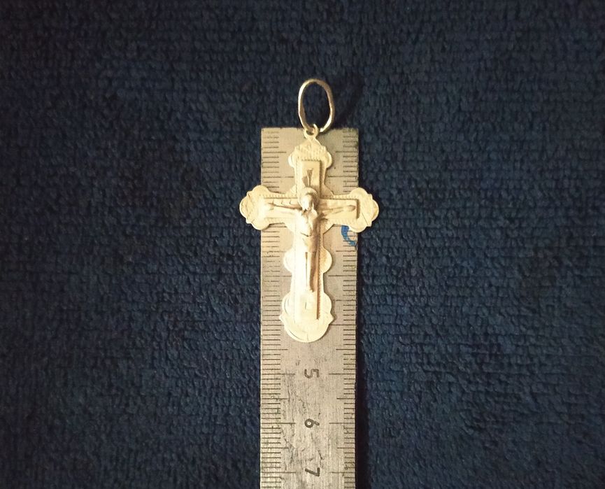 Крестик серебряный.