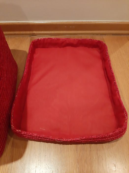 Cesto em palha vermelho