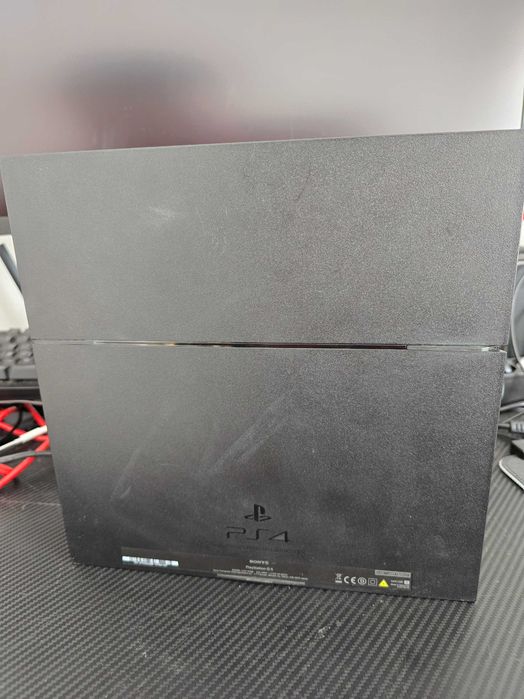 PS4 1TB Completa + Comando + 20 jogos instalados