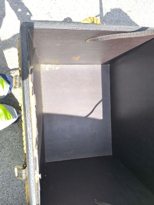 Baú madeira forrada a pele