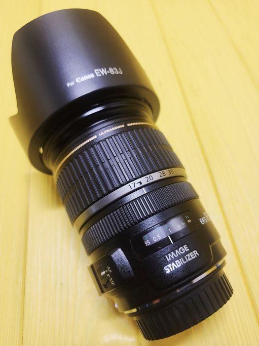 Объектив Canon EF-S 17-55mm f/2.8 IS USM