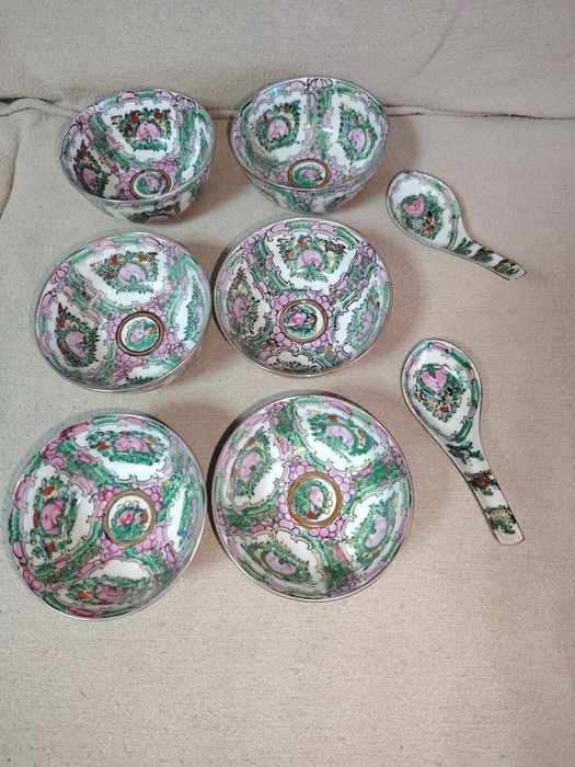 6 Tigelas + 2 colheres de Loiça chinesa