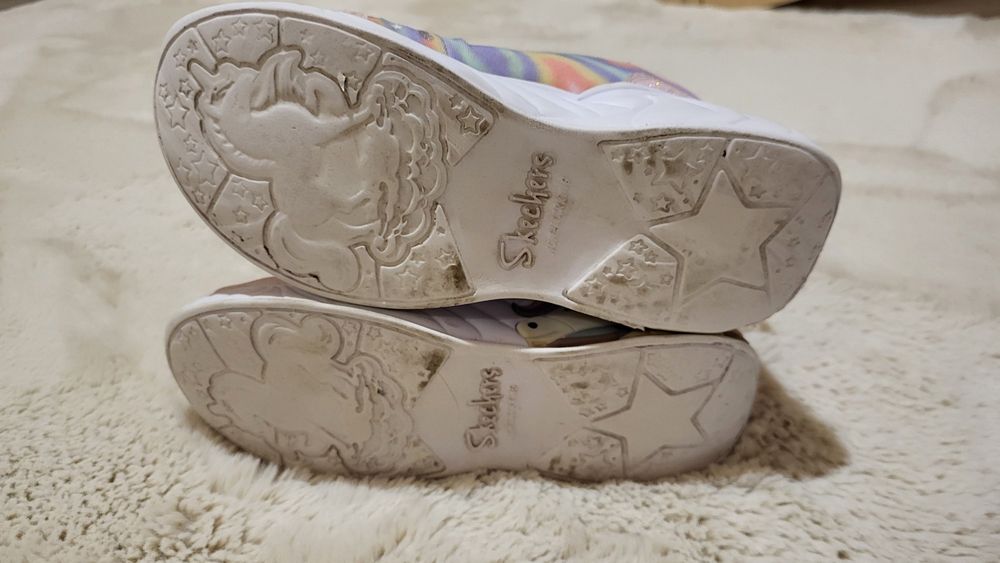 Buty Skechers Air-Cooled Memory Foam dziewczęce obuwie dla dziewczynek