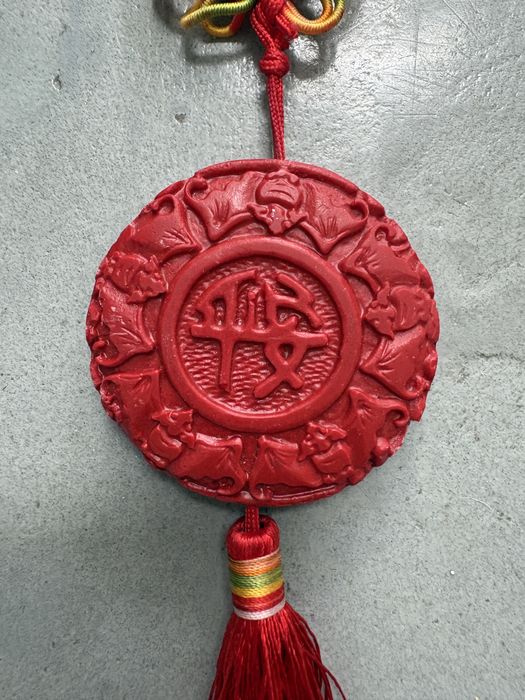 Chińska zawieszka laka 34 cm medalion 平安 chwost