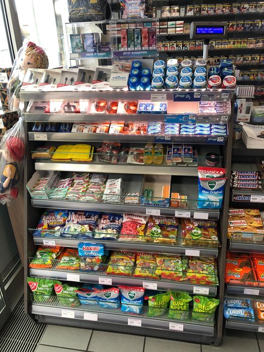 Wyposazenie stacji benzynowej meble sklepu regały sklepowe