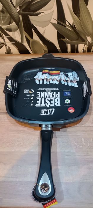 Patelnia  grillowa Amt Gastroguss 28cm