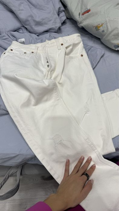 Levis джинси молочні