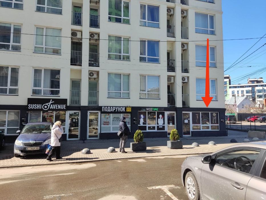 Пиво-Кофе-Цветы-Салон(40м.кв) Сергея Колоса,3