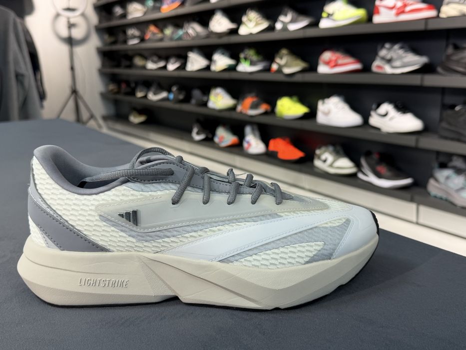 Оригінал жіночі Adidas Lightblaze Sportswear JS4256 /26см/