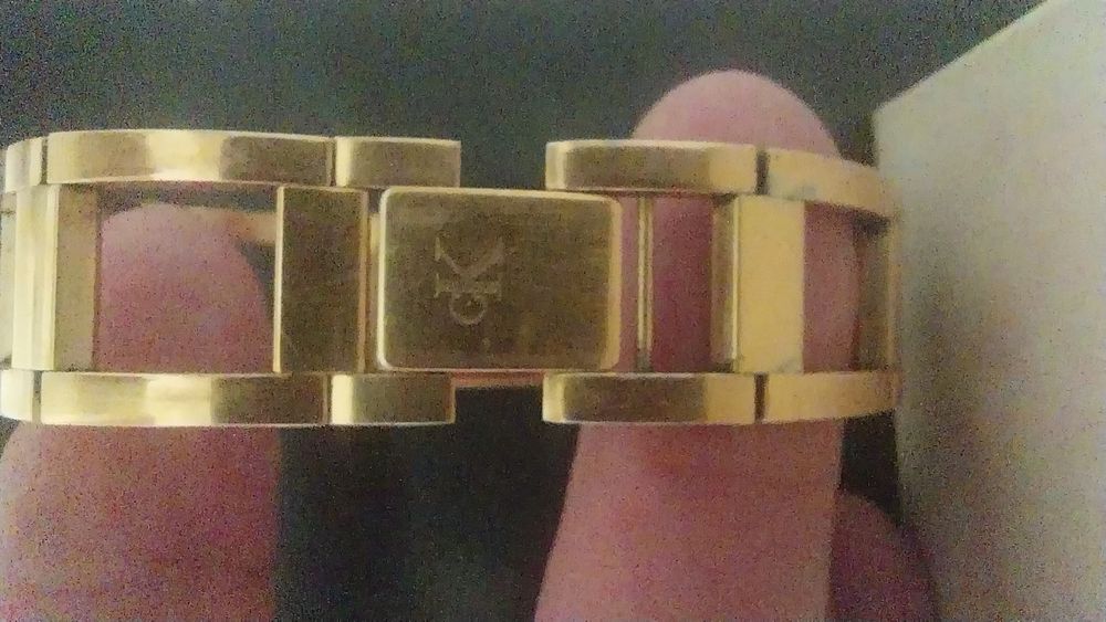 Продам оригинальные женские винтажные часы Calvin Klein.