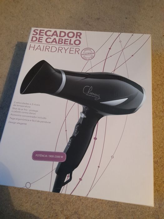 Secador de cabelo, quase novo (fornecido na própria caixa)
