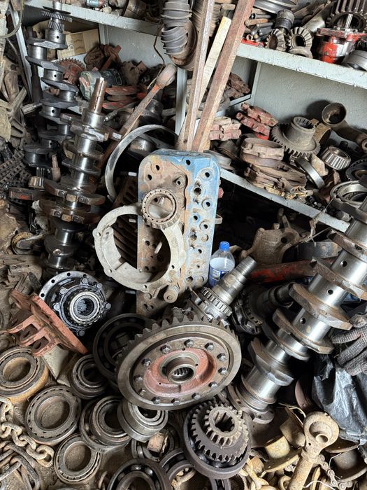 Продам запчастини до різних тракторів 80-90р.