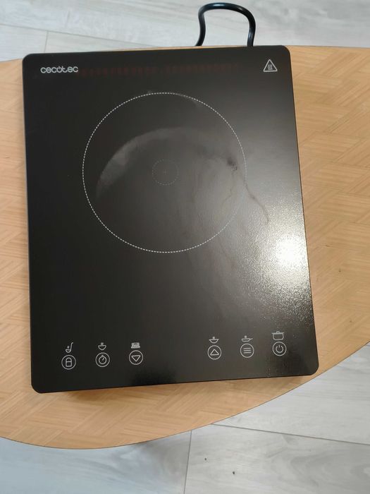 Cecotec Płyta indukcyjna Full Magma Slim 2000W używana