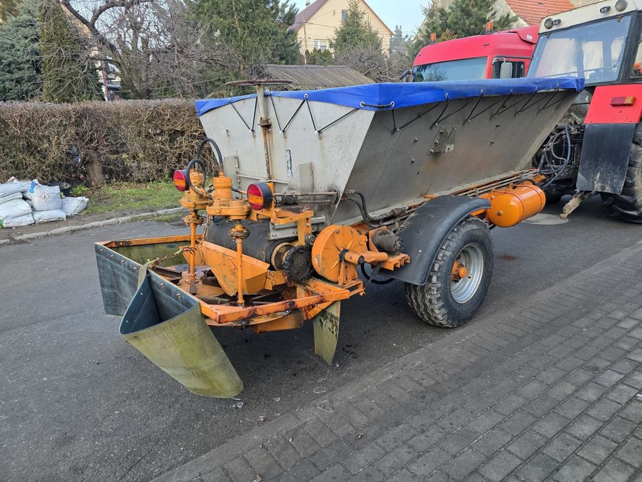 Rozsiewacz wapna rcw 3 pasowy piaskarka soli posypywarka brzeg okazja