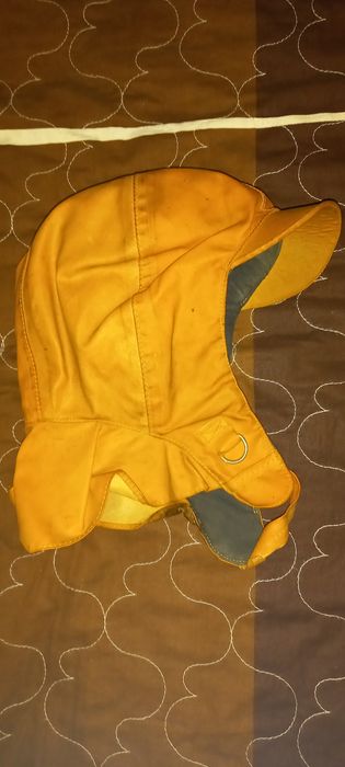 Шлем от рыбацкого костюма.