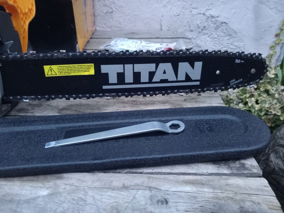 Piła łańcuchowa Titan 2000 W