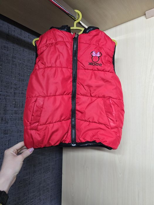 Утеплена жилетка, безрукавка