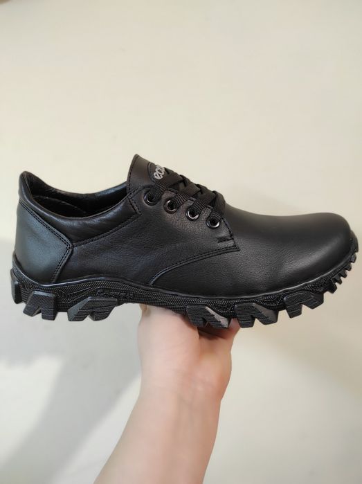 Кожаные,прошитые мужские кроссовки Ecoo