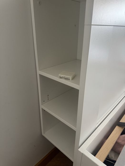Cama Ikea com gavetas 140x200