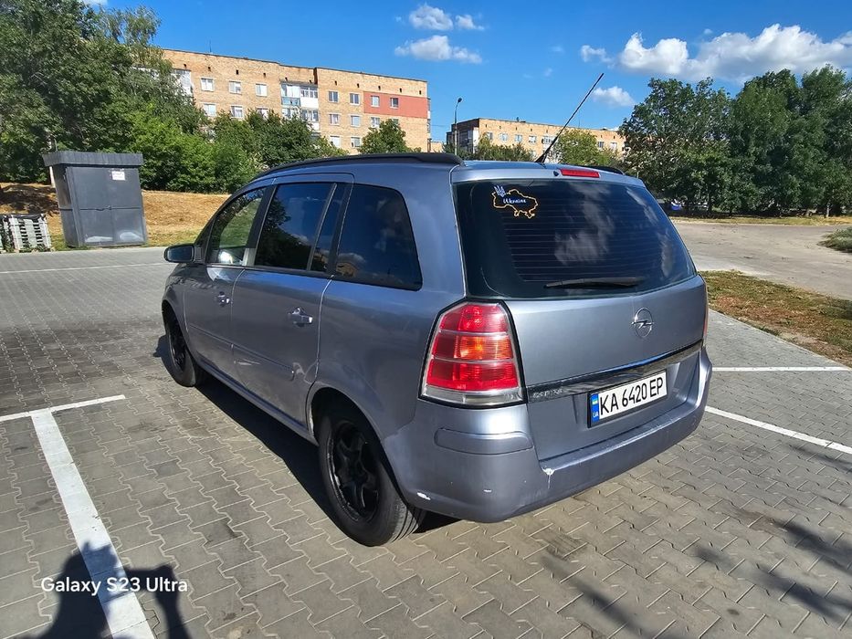 Opel zafira b 2006р