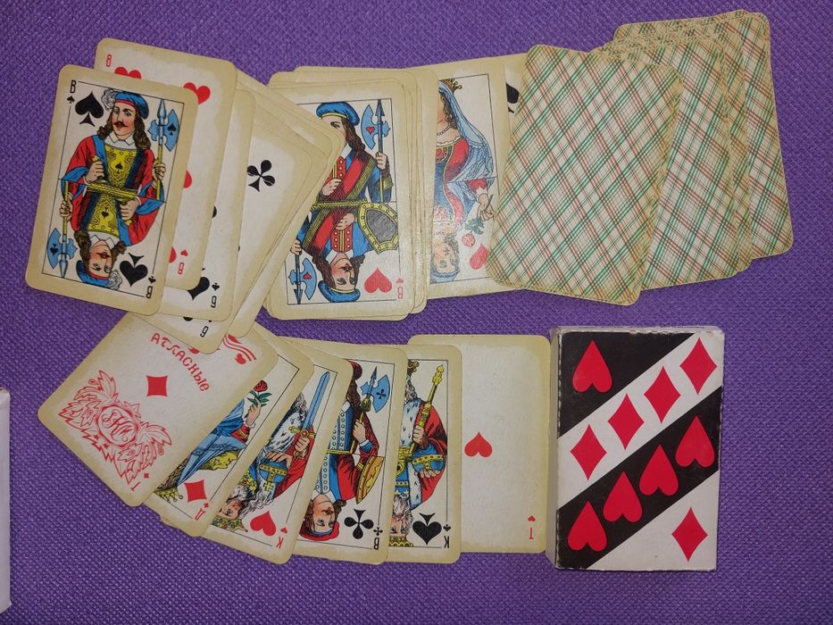 Карты игральные 1991 г. и карты на тему культуры  майя