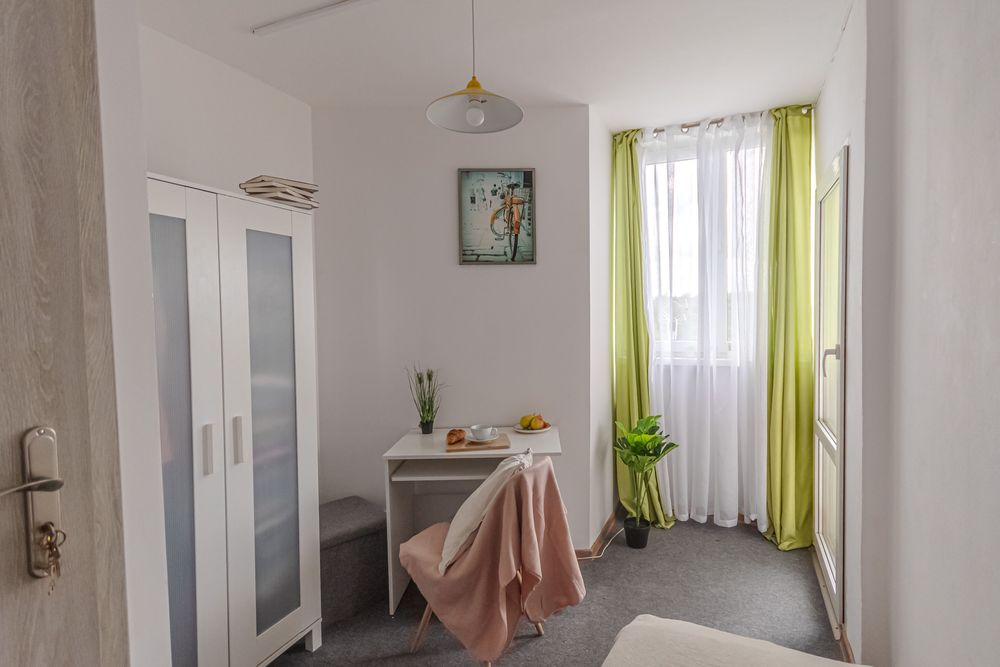 Pokój z balkonem | 3 min. od Metra Targówek | dostępny od 30.09