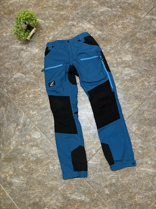 Дівочі трекінгові штани RevolutionRace Nordwand Pro Pants W (Розмір M / 38)