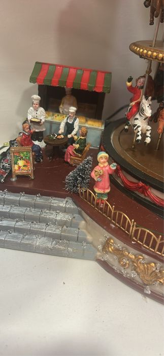 Caixa de musica , carrosel grande funciona em 2 regimes com o sem mus