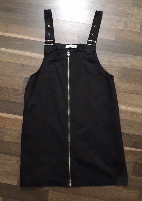 Платье школьное.