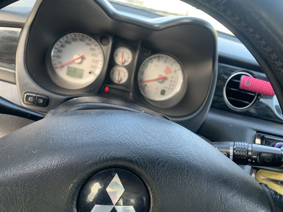 Продам  свое авто аутлендер