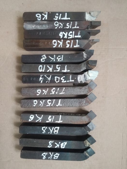 Продам резцы токарные.