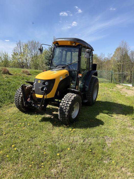 Ciagnik JCB   Ciagnik sadowniczy .