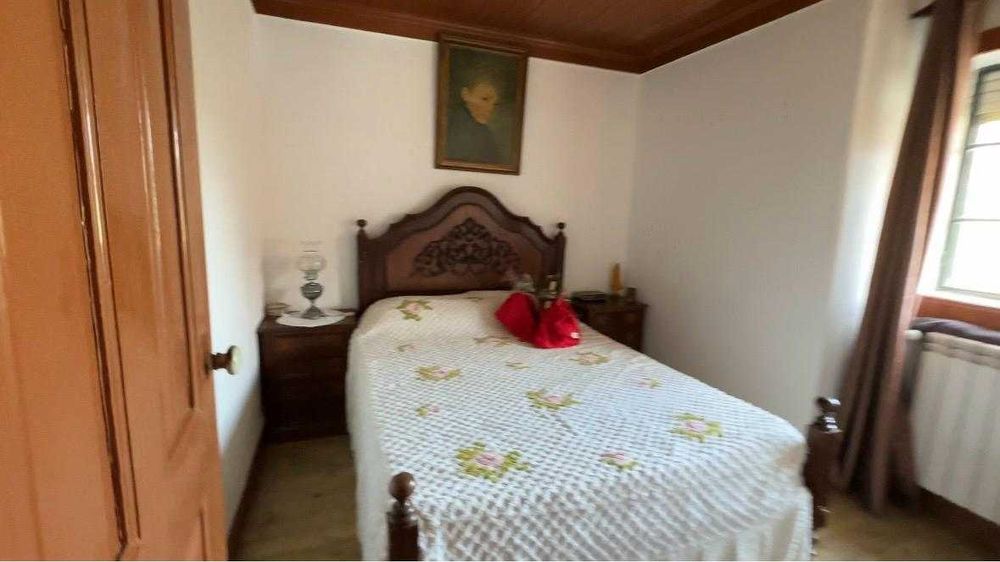 Moradia T5 + Garagem em Outeiro da Castanheira - Tábua