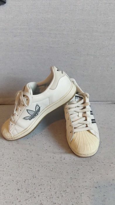 Buty sportowe damskie