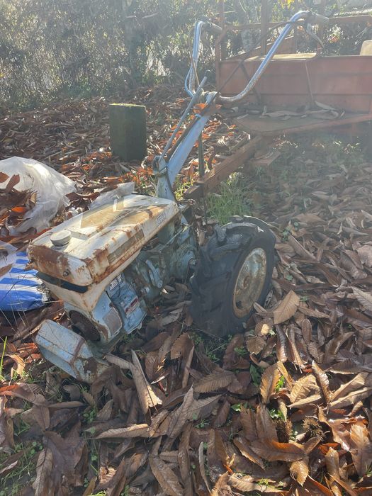 Motocultivador com reboque