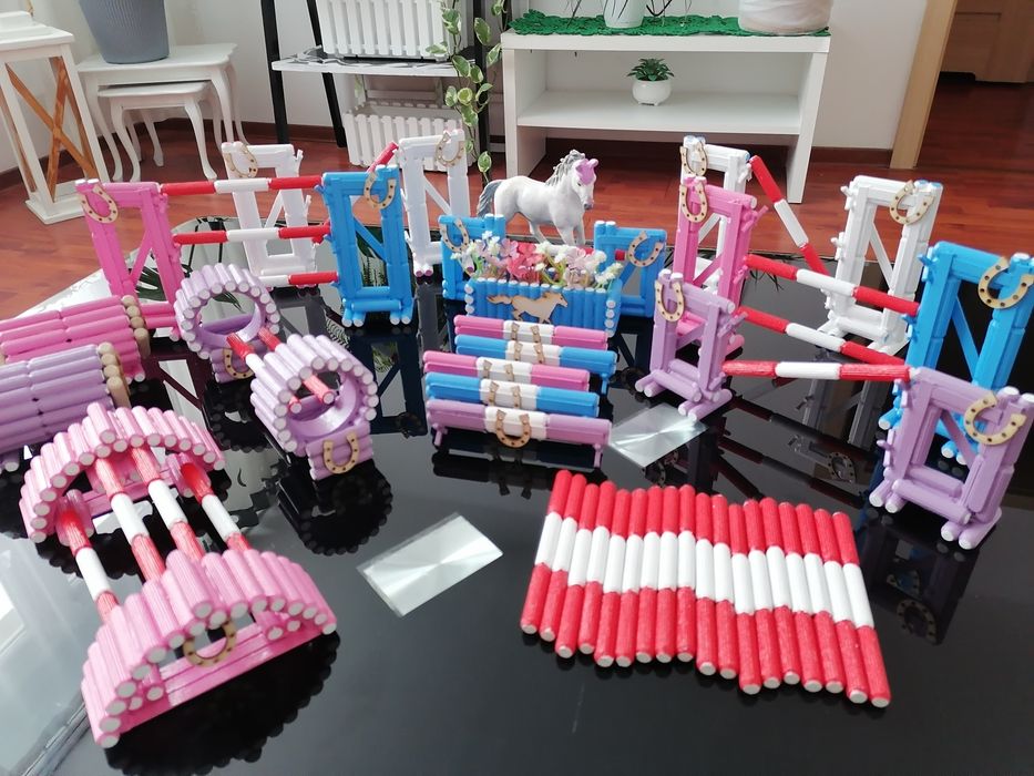 Drewniane przeszkody dla koni typu schleich
