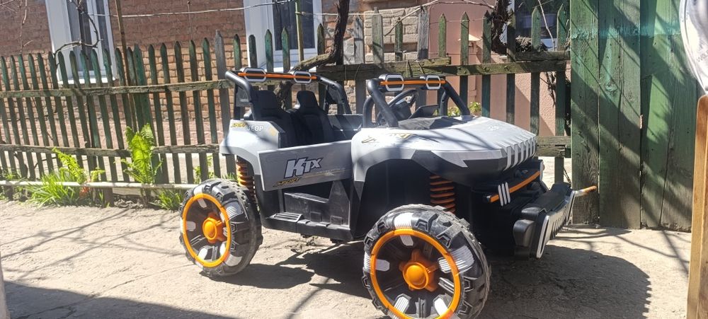 Детский автомобиль