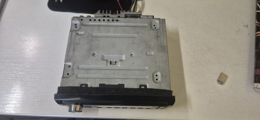 Продам Pioneer MVH-580BT