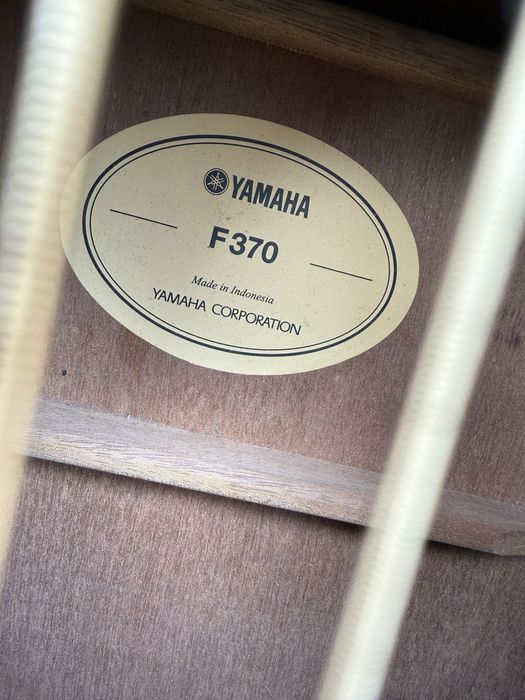 Gitara Yamaha F370
