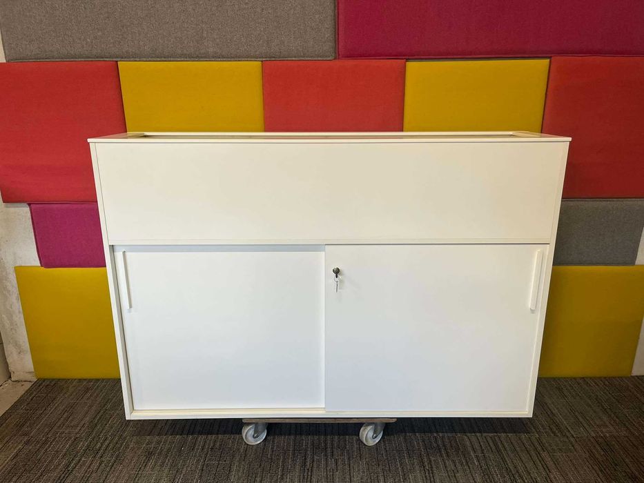 Komoda szafa z miejscem na kwiaty, doniczki do recepcji holu piękna!