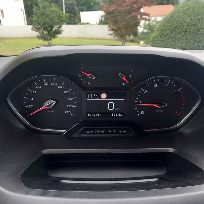Peugeot rifter diesel Adaptada