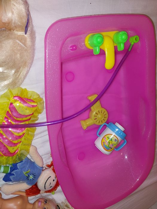 Zestaw lalek z wanienką dla dzieci