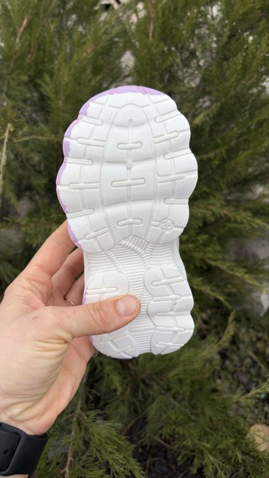 Кросівки для дівчаток  27,28,30 р