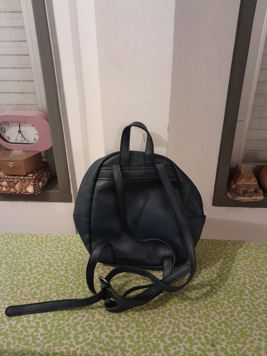 Vendo Mochila de Senhora VILANOVA muito bonita como nova